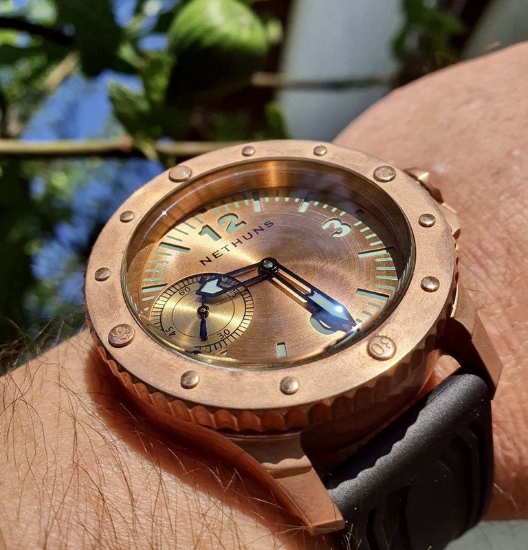 B5AA1481-A0B4-4E38-B273-28DF87370FD6