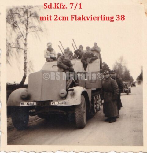 gepanzertes SDKFZ 7-1 mit 2 cm Flak Vierling November 43 bei Gomel