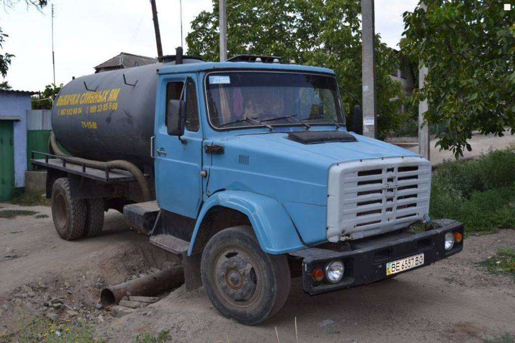 ZIL-4331-Assenizatornaya-tsisterna-1658065_1