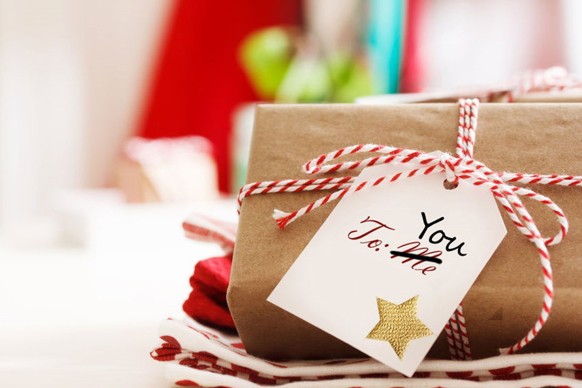 Regali di Natale: ti hanno regalato qualcosa di indesiderato? Regali di Natale: ti hanno regalato qualcosa di indesiderato? Rivendere online i regali che non vuoi