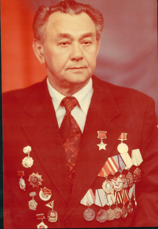 Бурковский А.Т. На Отваге след от пули или оскол