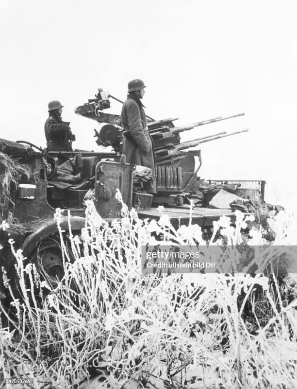 2cm self propelled anti-aircraft-guns (quadruplets) no forther informationEnd of 1941.
