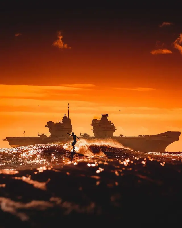 hms-queen-elizabeth-off-the-florida-coast-in-2019-1080x1350-v0-0qd30dt6cs6d1.webp