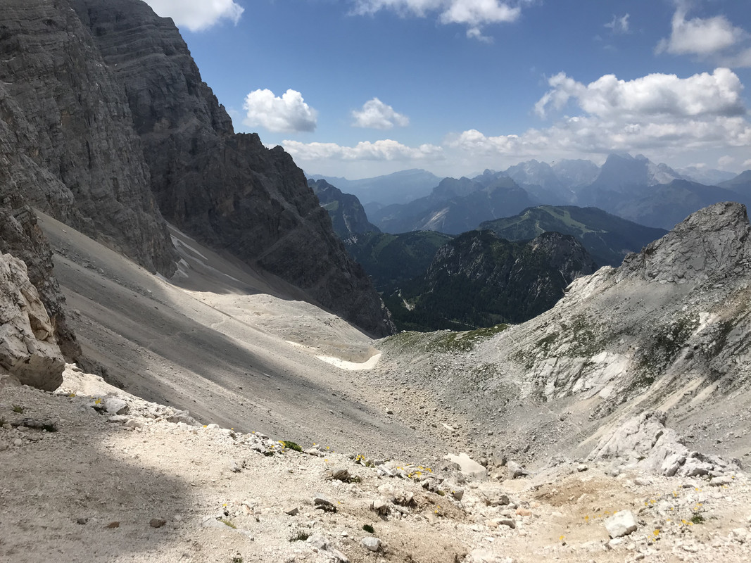 4FDACBB8-F5BB-402C-9058-DBA38CD455EB