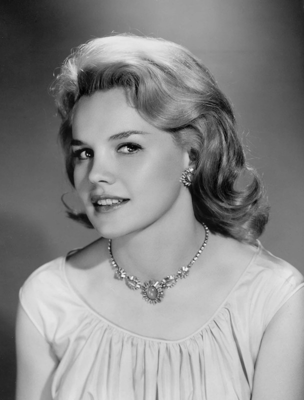 carroll_baker_b15