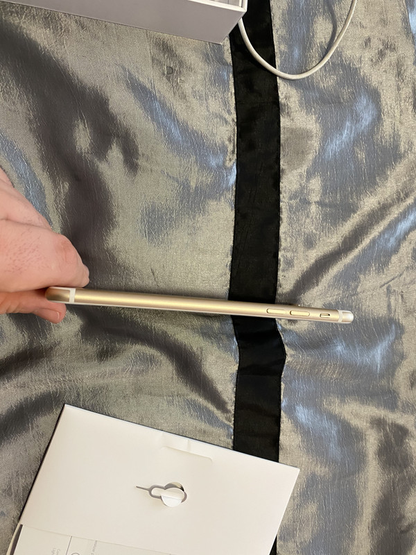 646F6BF7-D935-48E1-B086-84948ADE61E5