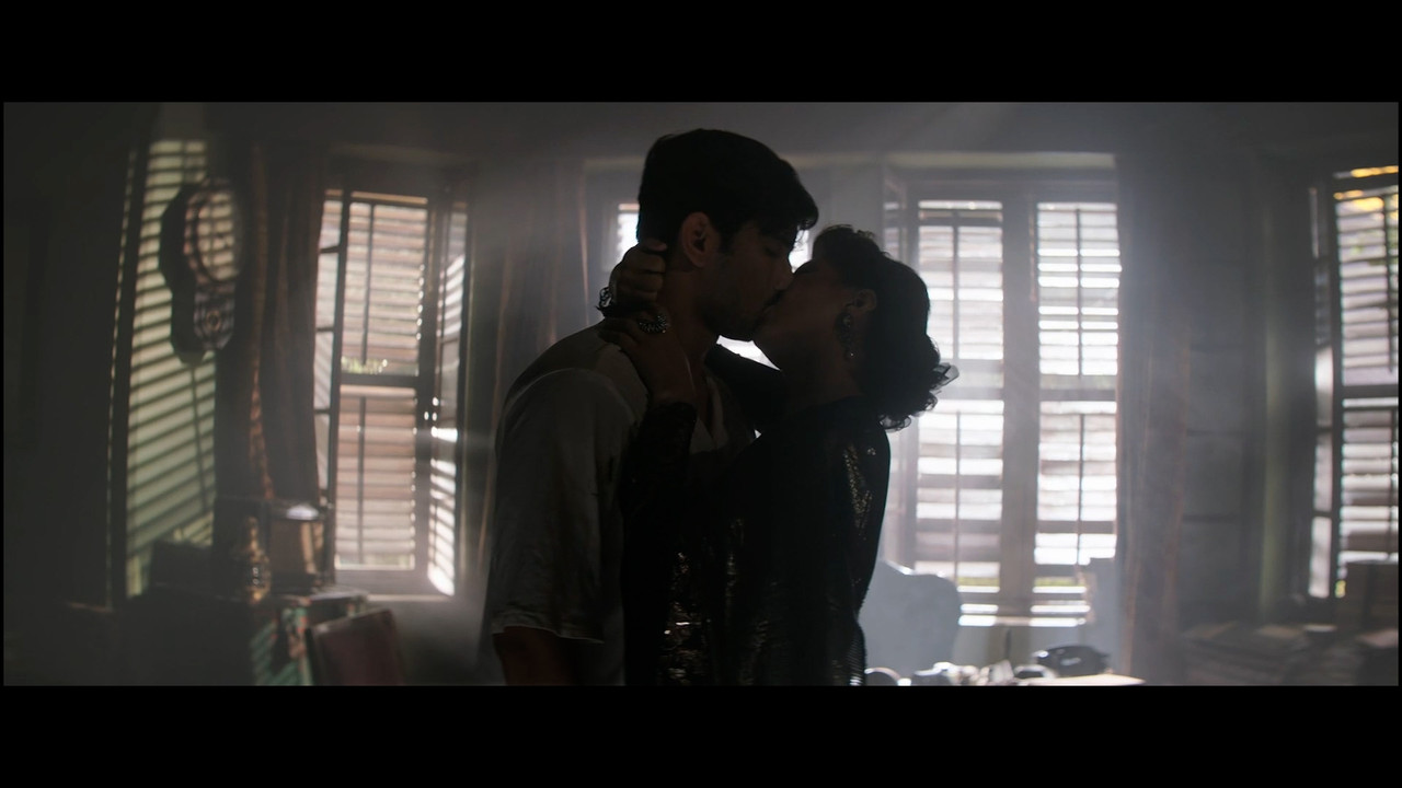 Swastika.Mukherjee_Detective.Byomkesh.Bakshy.00_03_23_05.Still019