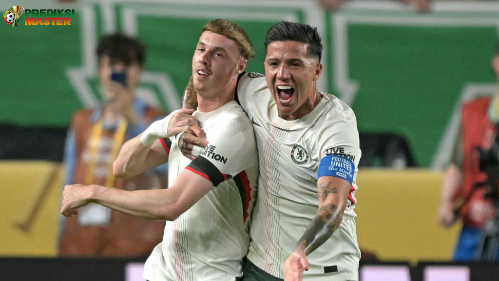 Pemain Chelsea merayakan gol Cole Palmer ke gawang Palmeiras pada Piala Dunia Antarklub 2025