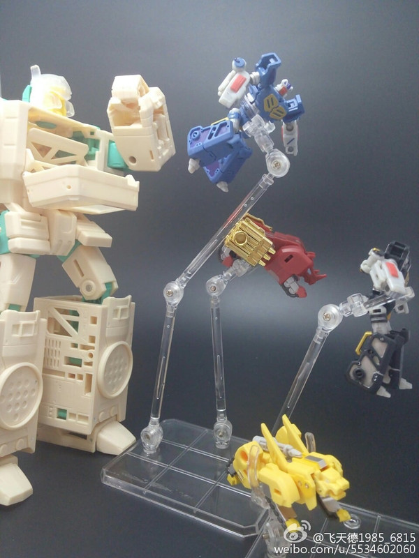 Leader-Class-Blaster-07