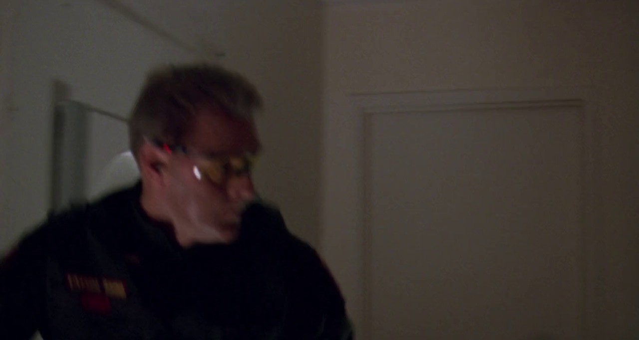 Universal-Soldier-The-Return-1999-Blu-Ray-Hindi-Tam-Eng-1080p-x264-AVC-AAC-5-1-mkv-0005