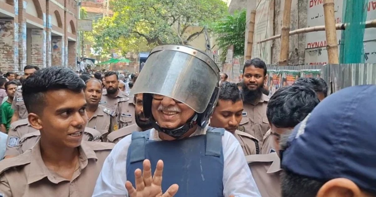 হত্যাচেষ্টা মামলায় সাবেক এমপি সুলতান মনসুরকে গ্রেপ্তার দেখালেন আদালত