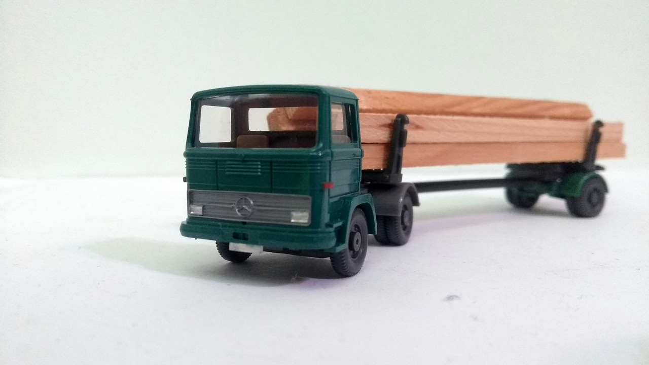 Mach (2501)