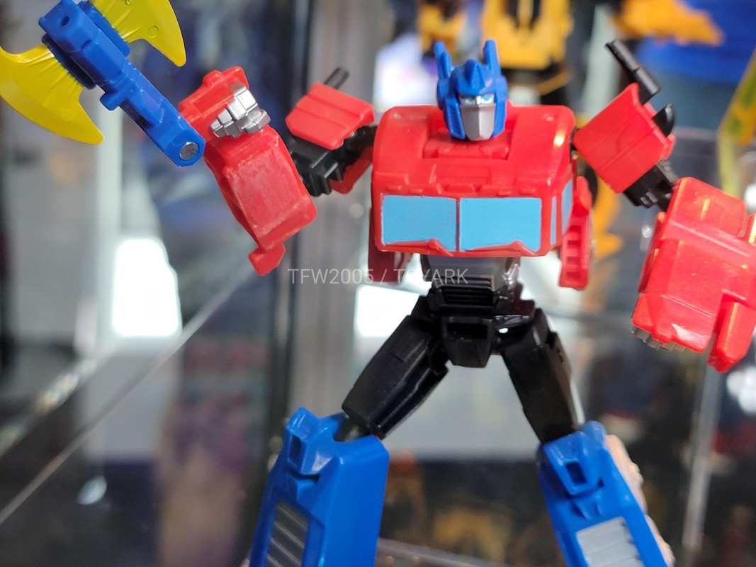 Transformers-EarthSpark-Toys-Reveal-22