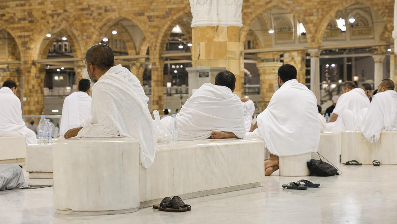 الاستراحة بين مناسك العمرة داخل الحرم المكي