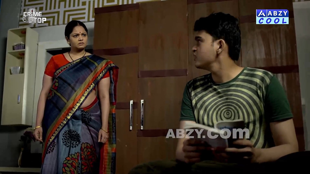 Anuya bagath hot in saree.mkv_snapshot_00.48.108