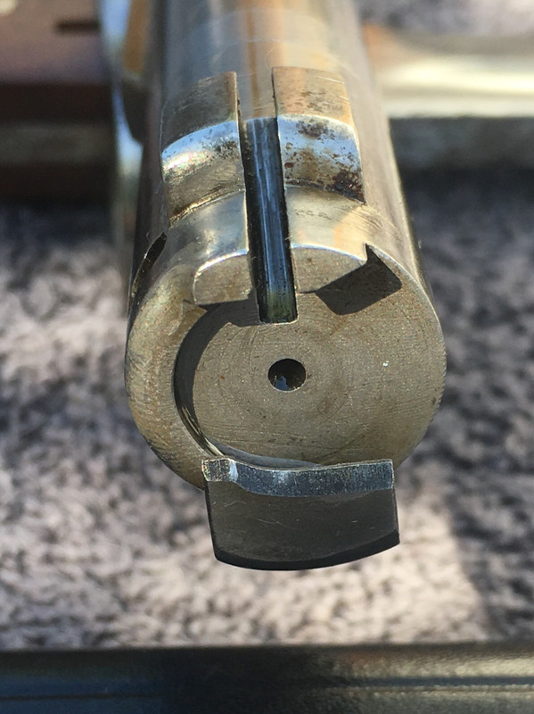 06AC6B50-3F43-4303-8223-01F0CD2C6322