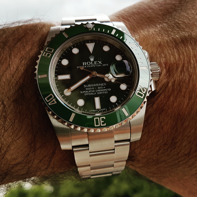 Rolex Submariner 40 mm 300M Cal. 3135 Ref. 116610LV 'Hulk' (2)