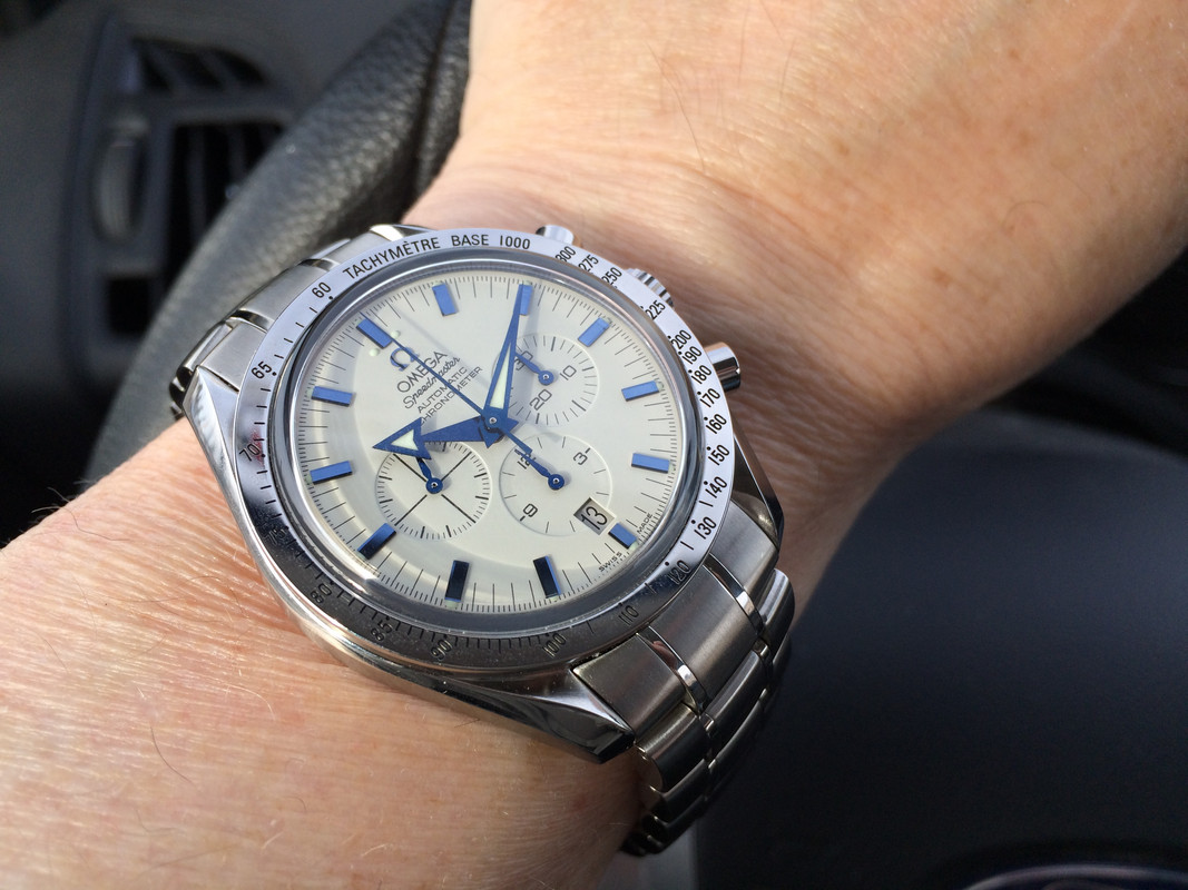 OMEGA BROAD ARROW CAR (1)