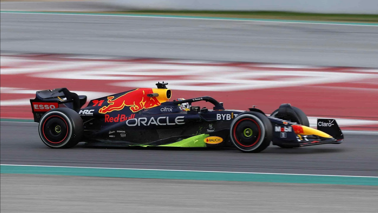 Checo Pérez saldrá segundo en el GP de Abu Dhabi por delante de Leclerc