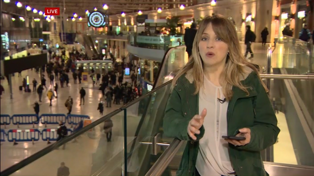 BBC London News_20220218_18301900.ts_snapshot_12.19.987