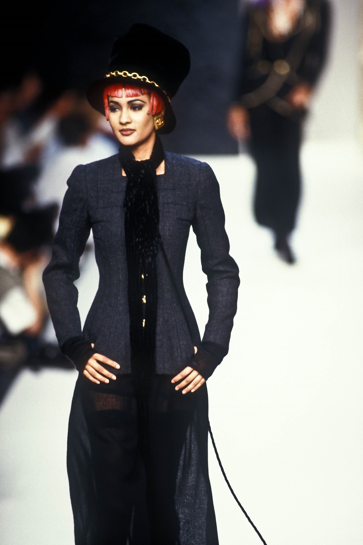 Fashion Classic: CHANEL Haute Couture Fall/Winter 1992 | Page 3 ...
