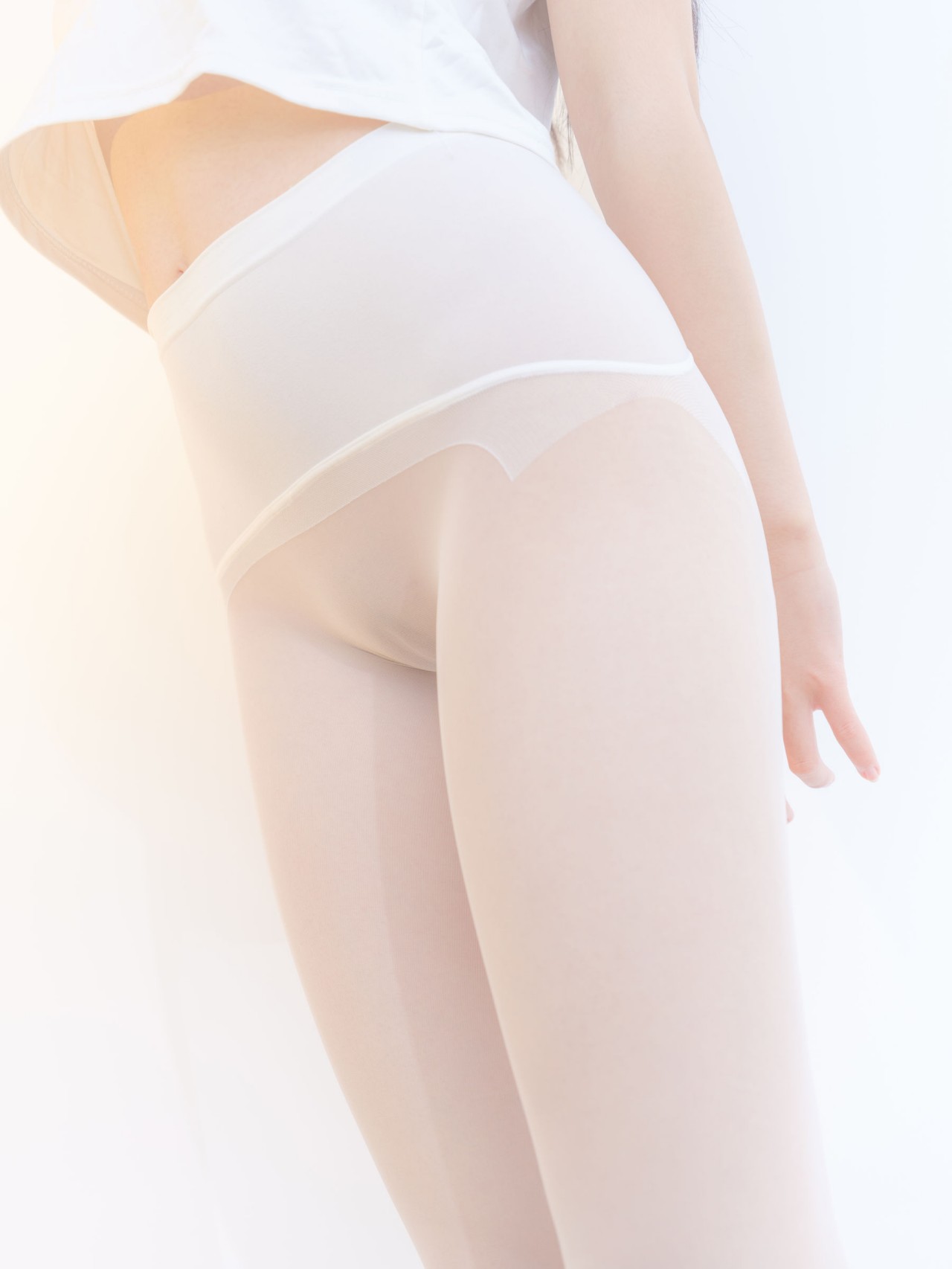 森 萝 财团 晴 涩写真，教室场景下的活力与俏皮插图5