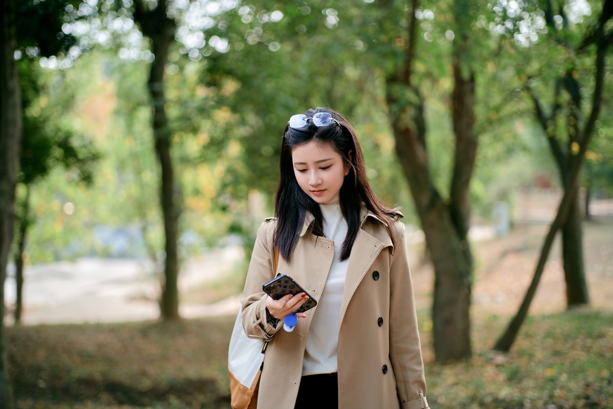 年年nnian 枫叶秋日主题写真 氛围感高清图集