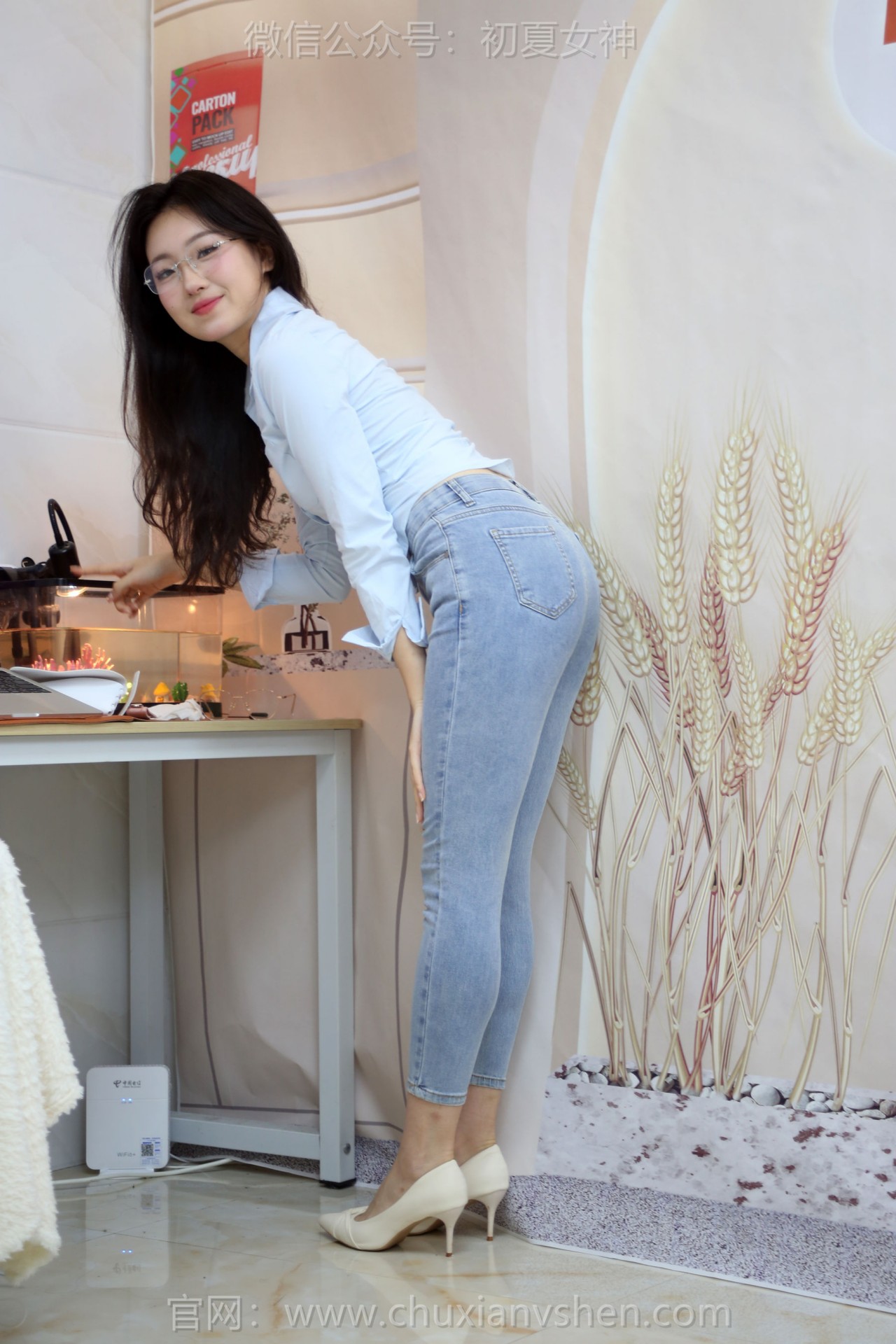 夏小小nude《初夏女神》写真，室内的，清新与优雅的双重享受插图7