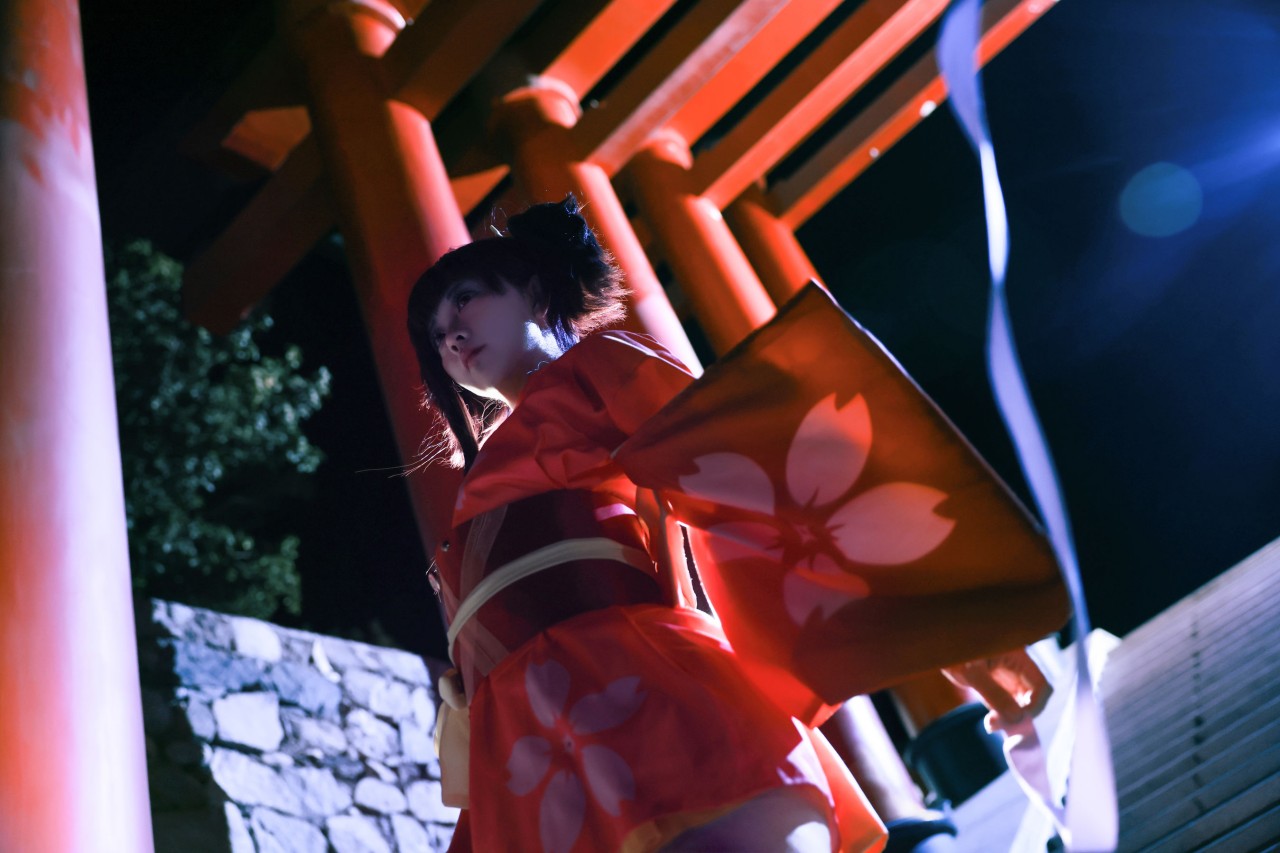 g44不会受伤《甲铁城的卡巴内瑞 无名》写真照，和服小姐姐的治愈系夜拍插图4