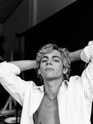 Ross-Lynch-superficial-guys-89