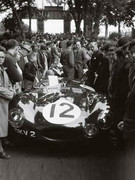 24 HEURES DU MANS YEAR BY YEAR PART ONE 1923-1969 - Page 33 54lm12-Jag-DType-S-Moss-P-Walker-5