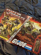 G-I-Joe-x-Transformers-Bumblebee-A-W-E-Striker-08