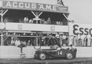 24 HEURES DU MANS YEAR BY YEAR PART ONE 1923-1969 - Page 13 34lm14-Bugatti-T-55-Charles-Brunet-Jean-Renaldi-5