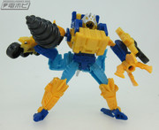 Takara-Tomy-Transformers-Cyberverse13