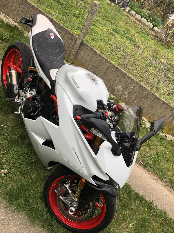 EBC653FE-8576-441A-B956-3CF2E87673EC