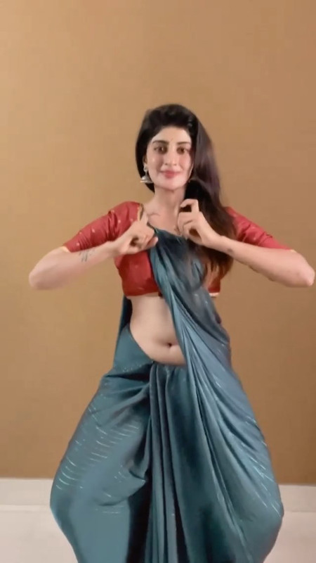 [Image: Serial-actress-nimi-navel-show-mp4-snaps...01-435.jpg]