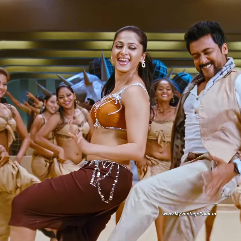 anushka-shetty-hips-in-singam-2-2013-Kannukkulle-song