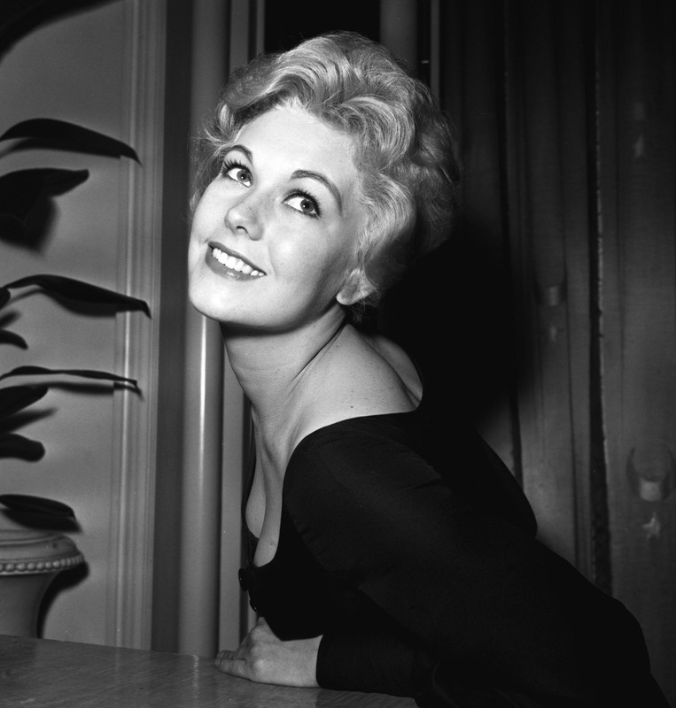 kim_novak_260