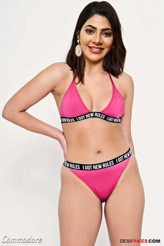 Nikki Tamboli Bikini (4)