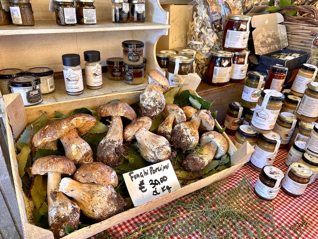 Жаркий сентябрь на побережье Тирренского моря. Жаркий сентябрь на побережье Тирренского моря.