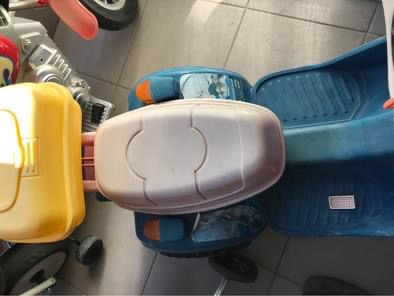 DFF80FF8-25F7-46DF-A4DB-54D7AA15EC6A