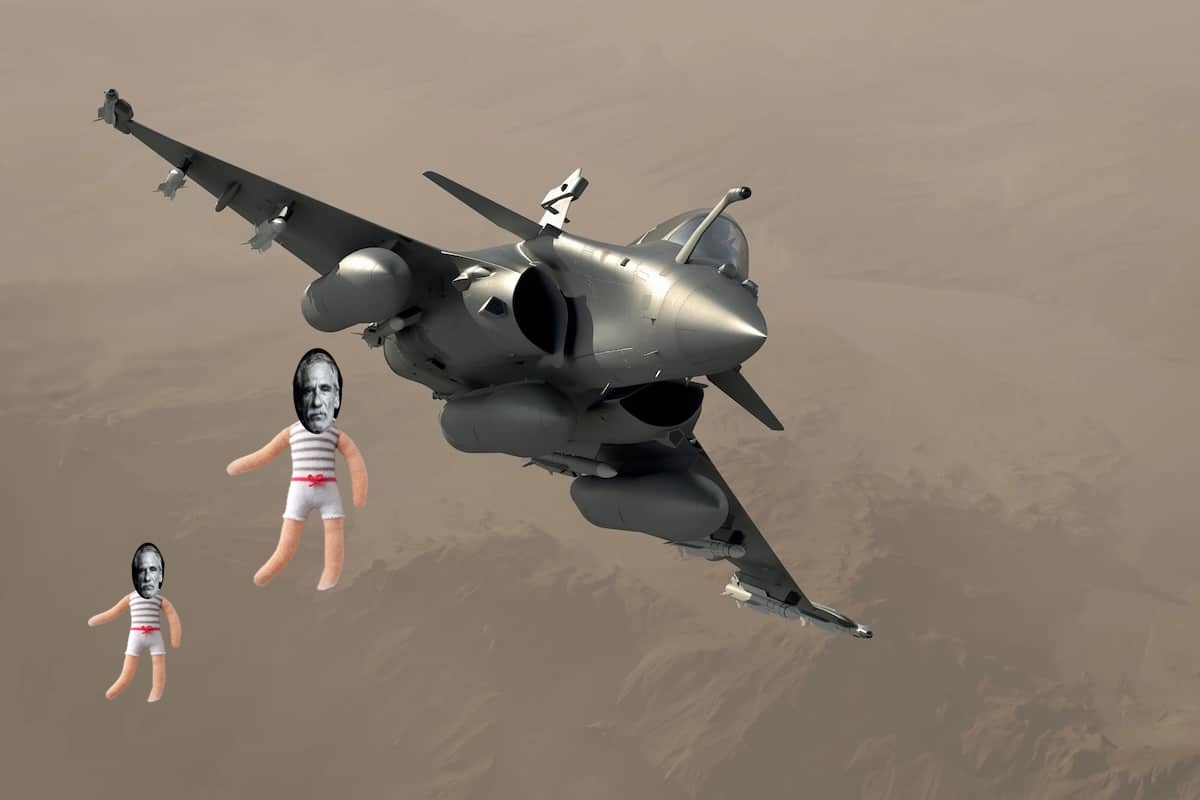 Avec le jeté de Sadr, l'aviation luciférienne rend hommage à Petipont : Lors d'une parade aérienne, les pilotes ont jeté des pantins en mousse à l'effigie du Sadr au dessus de la capitale