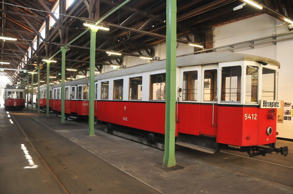 Tramvajski muzej u Beu 3-F-Wien-tramvajski-muzej-prikolice-m3-5412-Grazer-Waggonfabrik-Gr-f-Stift-m2-5200-Waggonfa