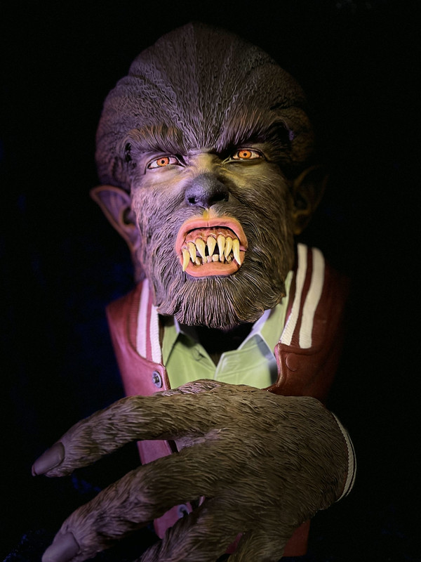 TeenWerewolfBust12