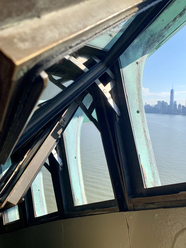 E185F6FE-BC46-4CE6-BE96-E1C7DA4E5966