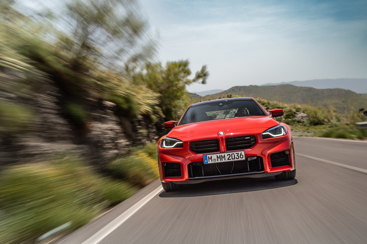 P90481902_highRes_the-all-new-bmw-m2-c