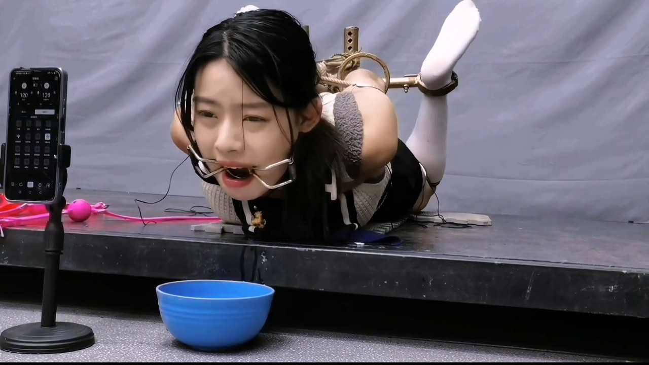 飞天原创 希希看到y具口塞和y具口球和k9架心血来潮.mp4_20250101_185347.419