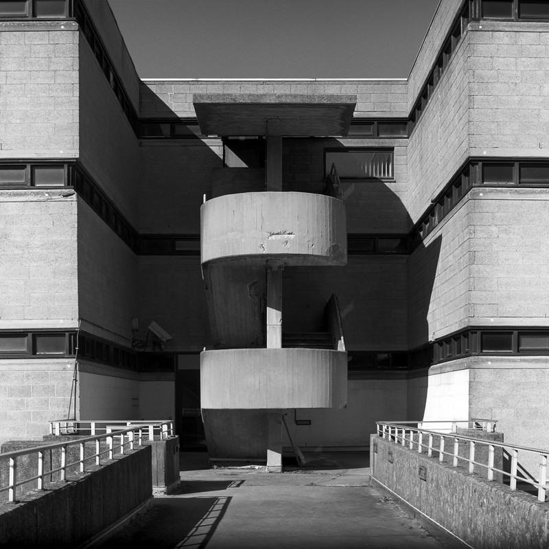 2021-012 08 Escalier circulaire plan rapproché FORUM