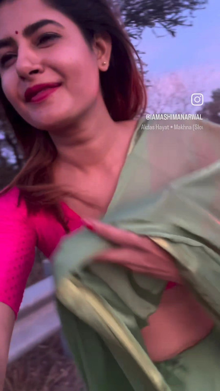 [Image: Ashima-sexy-navel-in-green-saree-mp4-sna...01-849.jpg]