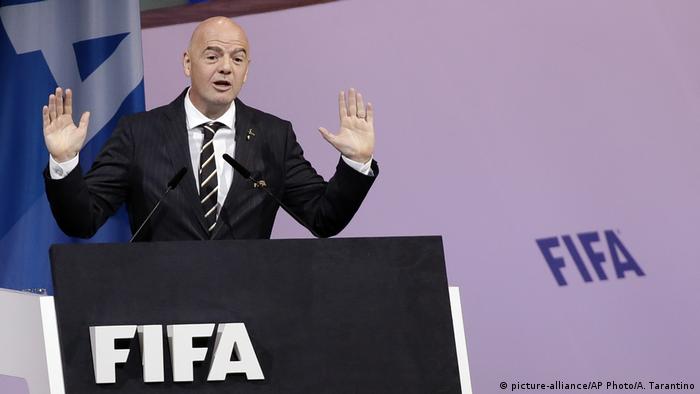 FIFA podría tener una Eurocopa cada dos años